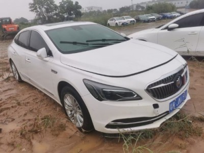 16年别克君越小型车