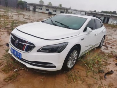 16年别克君越小型车