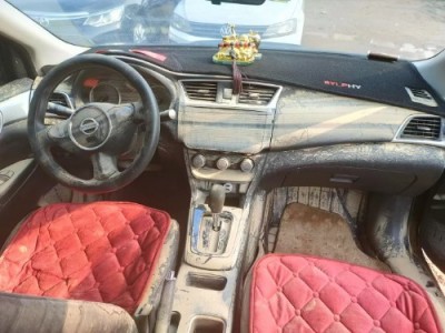 19年日产轩逸小型车
