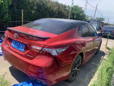 18年丰田凯美瑞小型车