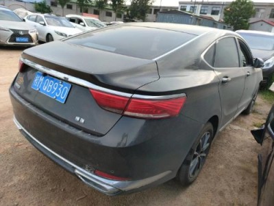 20年吉利博瑞中型车