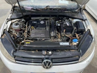 19年大众高尔夫小型车