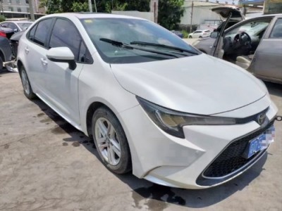 21年丰田雷凌小型车