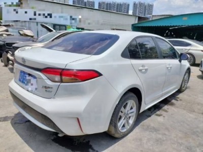 21年丰田雷凌小型车