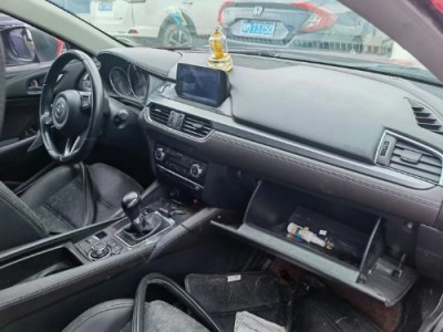 18年马自达阿特兹小型车