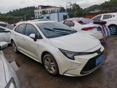 20年丰田雷凌中型车
