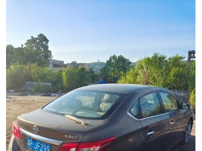 16年日产轩逸小型车