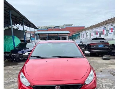 15年菲亚特致悦小型车