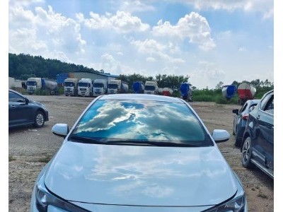 21年丰田雷凌小型车