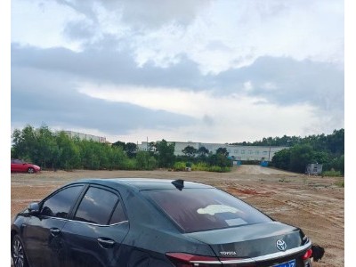 18年丰田卡罗拉小型车