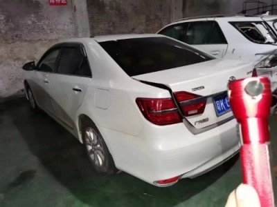 17年丰田凯美瑞小型车