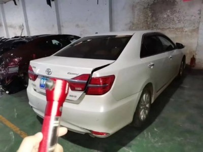 17年丰田凯美瑞小型车