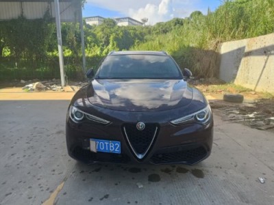 18年阿尔法·罗密欧阿尔法·罗密欧Stelvio小型车
