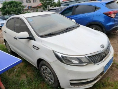 17年起亚起亚K2小型车