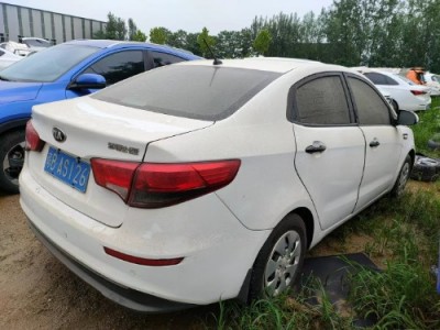 17年起亚起亚K2小型车