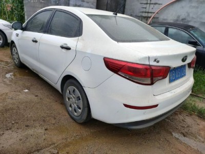 17年起亚起亚K2小型车