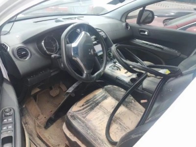 15年标致标致308中型车