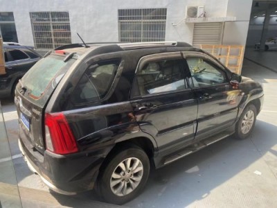 14年起亚狮跑SUV