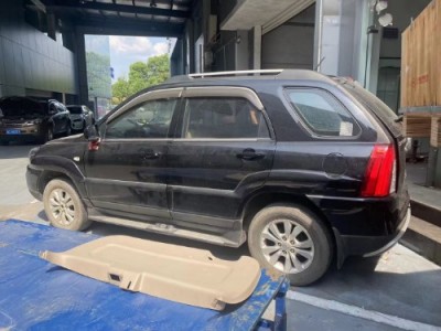 14年起亚狮跑SUV