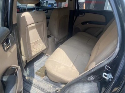 14年起亚狮跑SUV