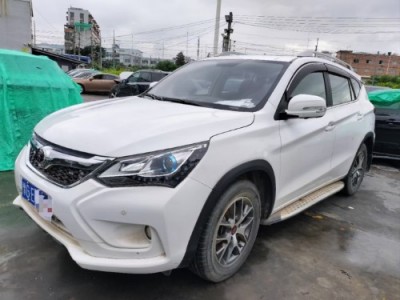 18年比亚迪宋SUV