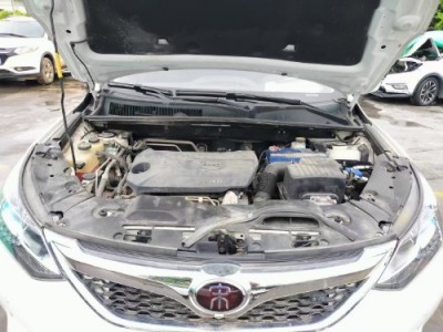 18年比亚迪宋SUV