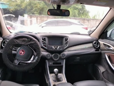 18年比亚迪宋SUV