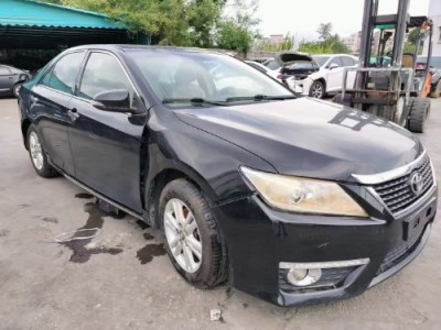 12年丰田凯美瑞小型车