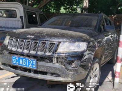 13年Jeep指南者SUV