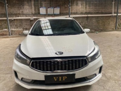 18年起亚起亚K3小型车