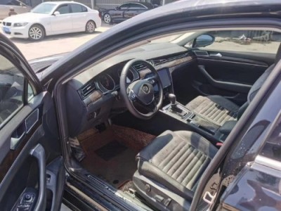 20年大众迈腾中型车