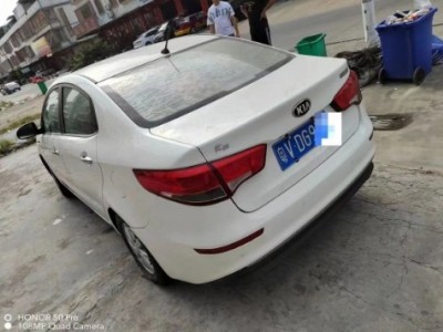 17年起亚起亚K2小型车