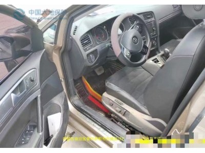 18年大众高尔夫中型车