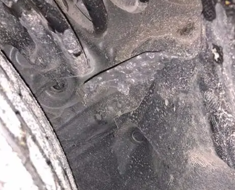 发动机进入泥沙需要尽快清理