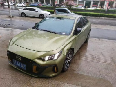 22年广汽传祺影豹中型车