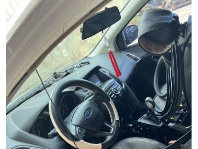 16年福特福克斯中型车