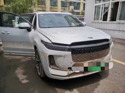 年理想智造oneSUV