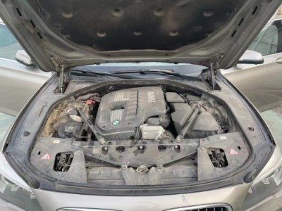 14年宝马宝马7系小型车