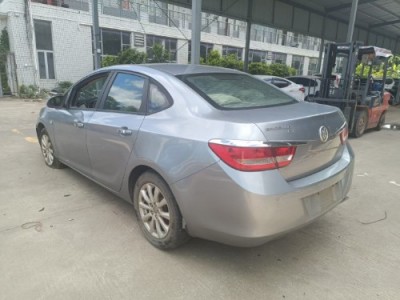 13年别克英朗小型车
