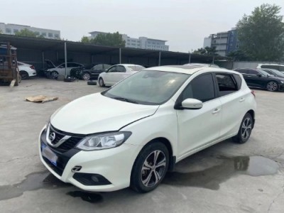 20年日产骐达小型车