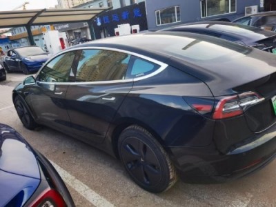 20年特斯拉Model 3小型车