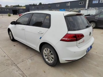 16年大众高尔夫小型车