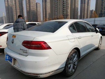 18年大众迈腾小型车