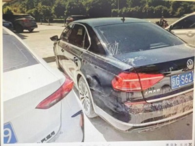 17年大众帕萨特小型车
