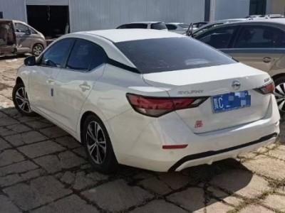21年日产轩逸小型车