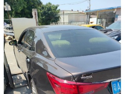 16年丰田皇冠小型车