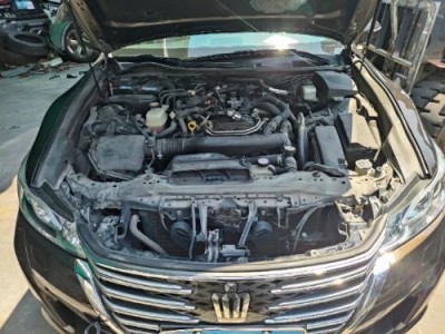 16年丰田皇冠小型车