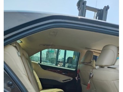 16年丰田皇冠小型车