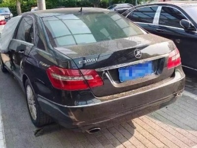 12年奔驰奔驰E级小型车