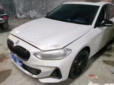 22年宝马宝马1系小型车